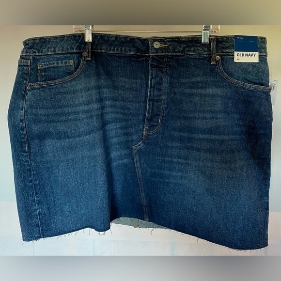 NWT Old Navy High-Waisted Button-Fly OG Straight Mini Cut-Off Jean Skirt Size26W - Picture 2 of 11